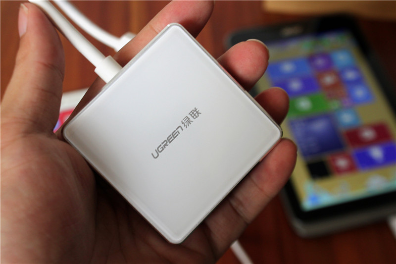 实测这个集线器接口完爆电脑原配USB 3.0接口，真让人汗颜