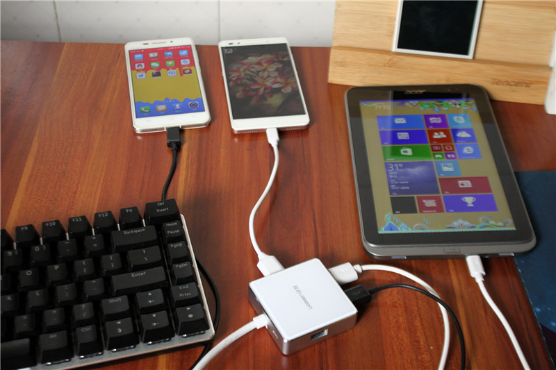 实测这个集线器接口完爆电脑原配USB 3.0接口，真让人汗颜