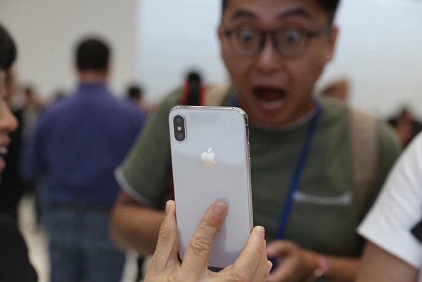 iPhone X配置如何？1分钟看懂iPhone X参数与颜值