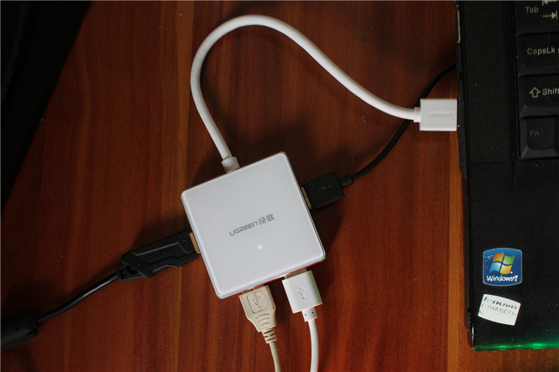 实测这个集线器接口完爆电脑原配USB 3.0接口，真让人汗颜