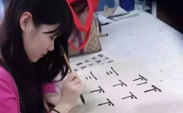 女生学书法，适合什么书体？