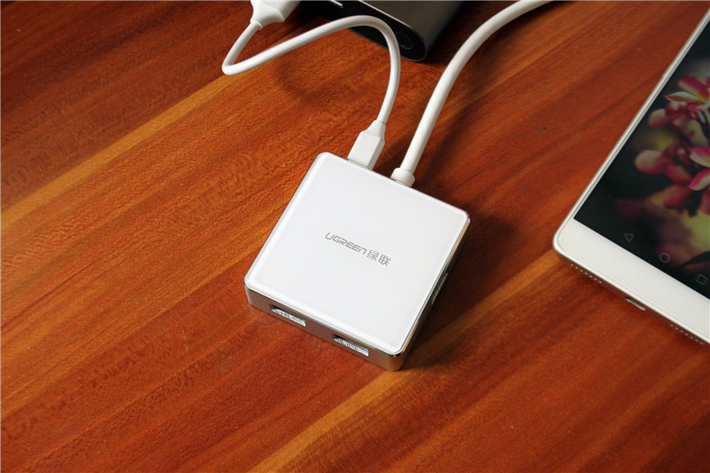 实测这个集线器接口完爆电脑原配USB 3.0接口，真让人汗颜