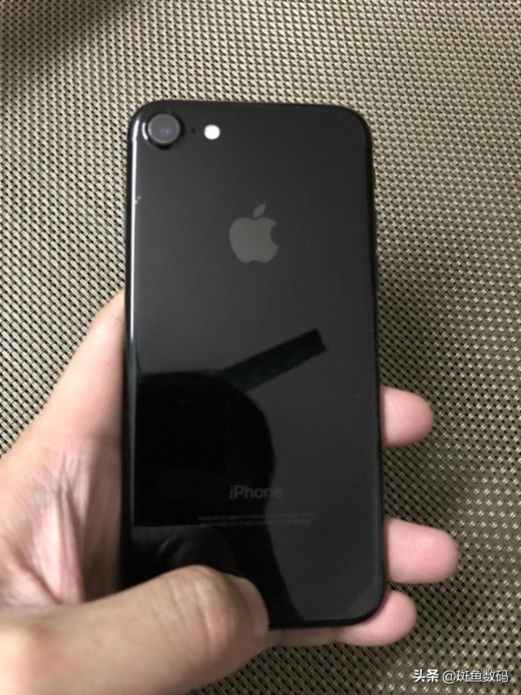 百元机皇iPhone7，买来当备用机美滋滋