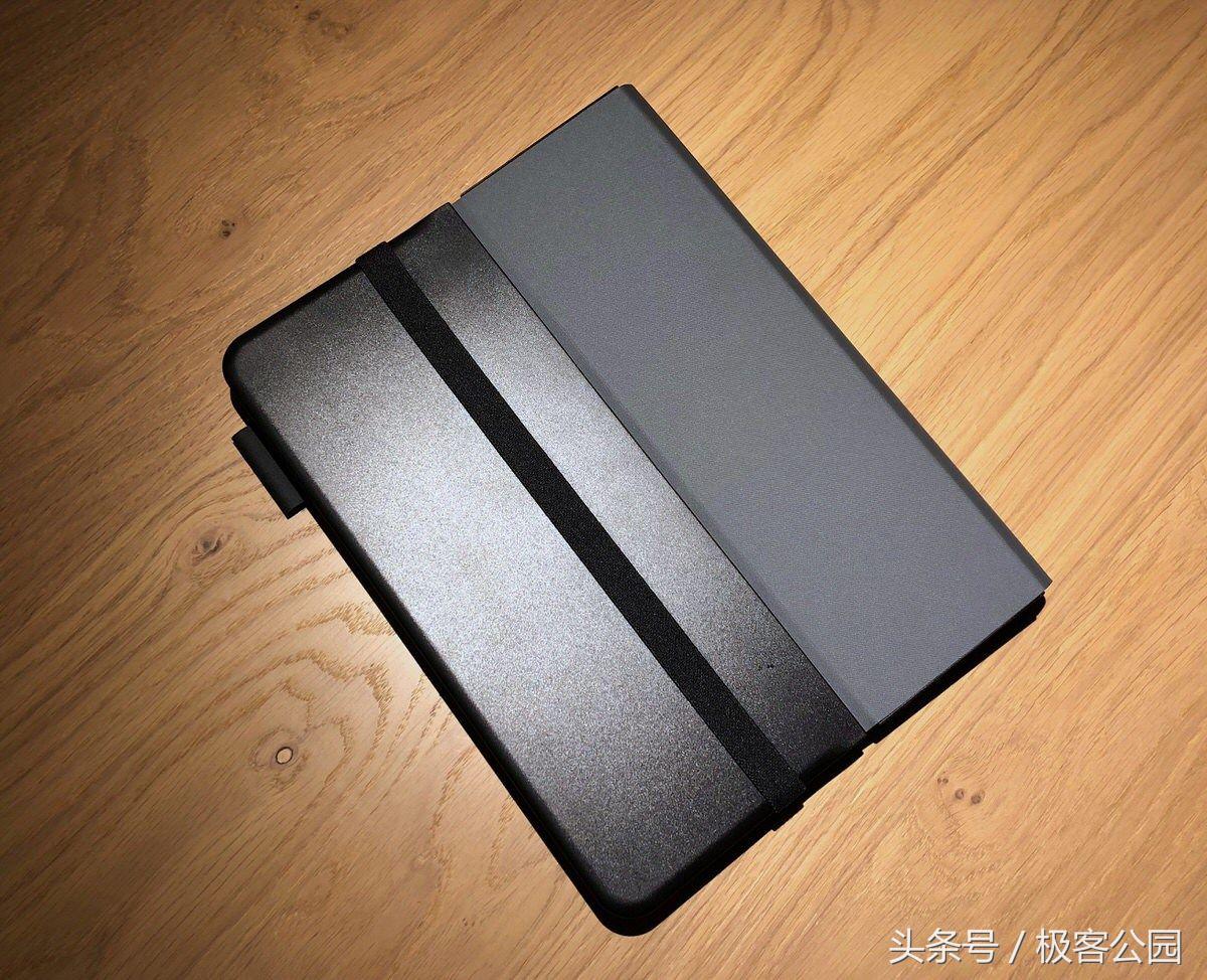 想把 iPad 当笔记本电脑用？可以试试这款外接键盘