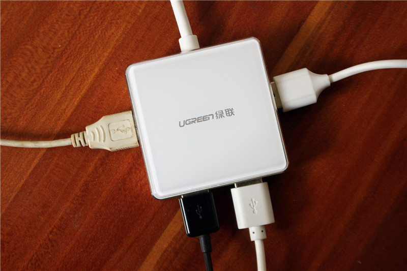 实测这个集线器接口完爆电脑原配USB 3.0接口，真让人汗颜