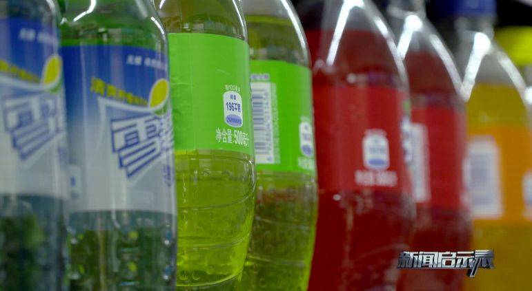 还在拿饮料当水喝？看完这个实验吓傻了