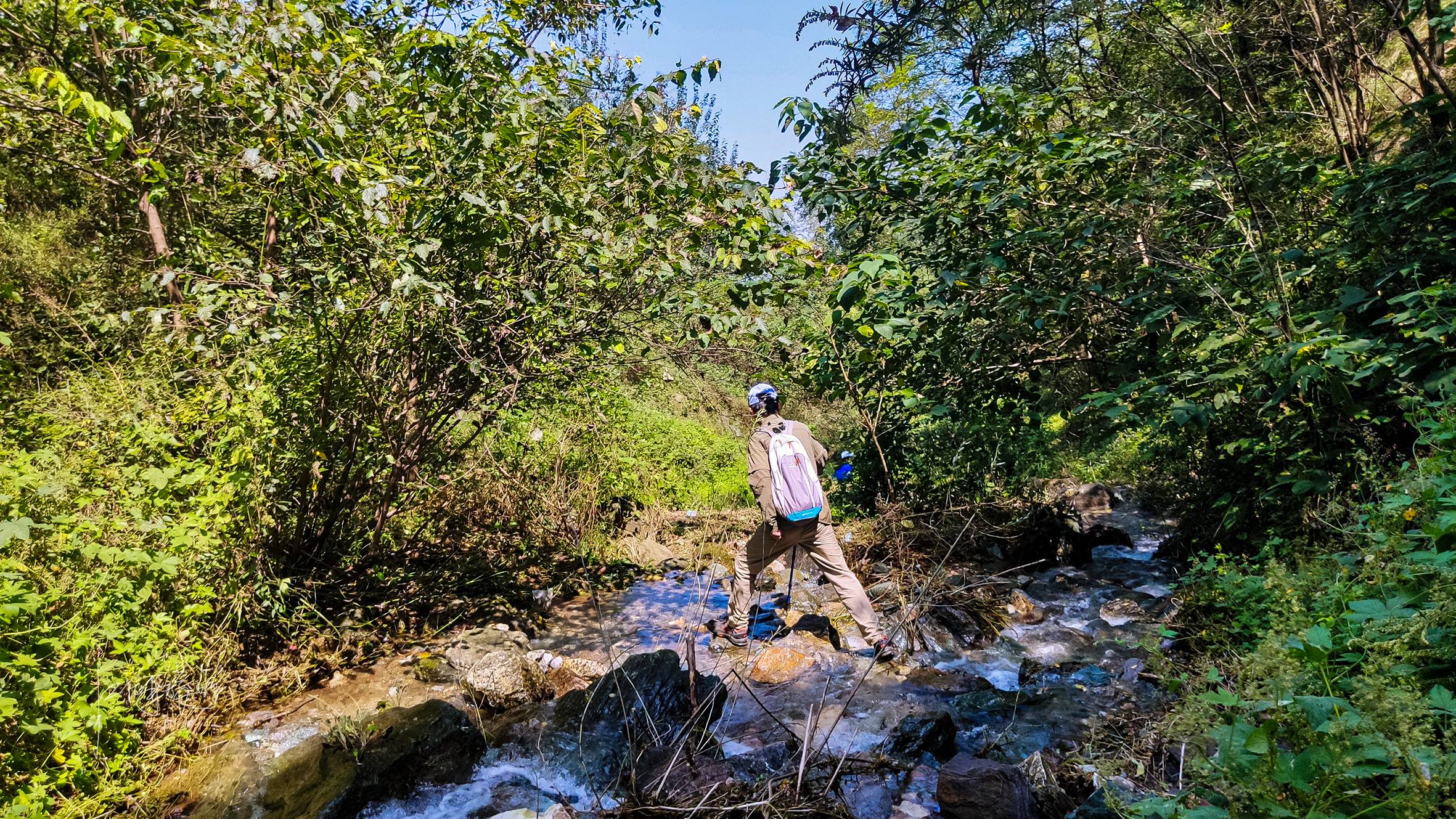 初秋秦岭周末休闲游秘境，西安周边野景区画风不一般，好玩还免费