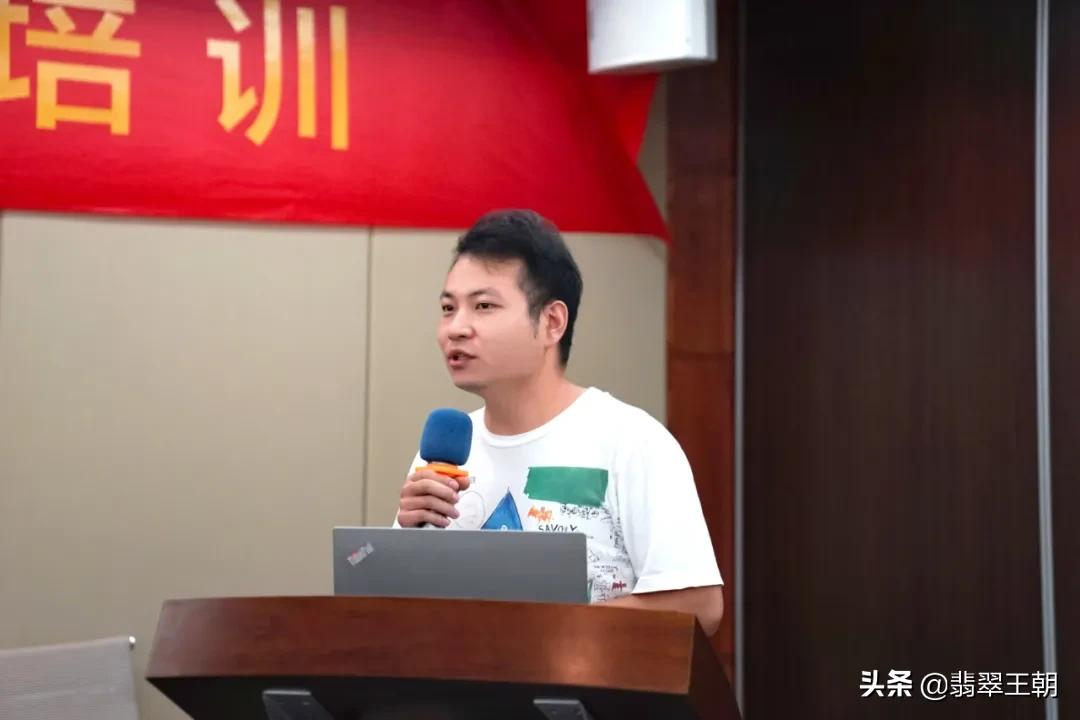 抖音直播很难吗？顶级操盘手传授头部珠宝直播间触底翻盘秘籍