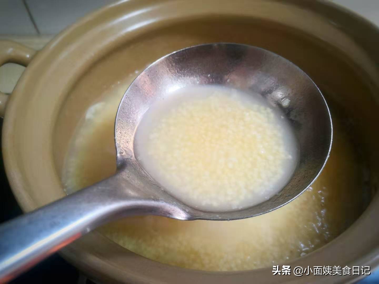 小米加这2种食材一起煮粥才真是“黄金搭配”，暖心养胃香浓美味