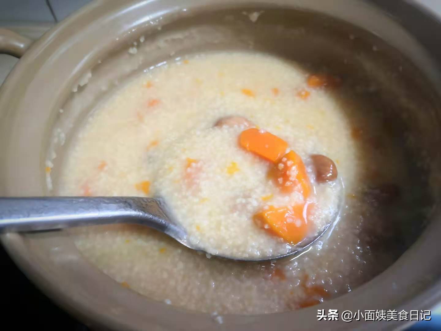 小米加这2种食材一起煮粥才真是“黄金搭配”，暖心养胃香浓美味