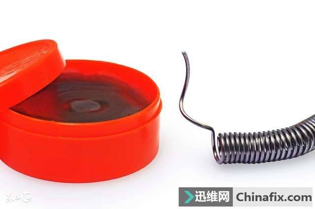 电烙铁焊接过程中，如何选择助焊剂？松香和焊锡膏两者有何分别？