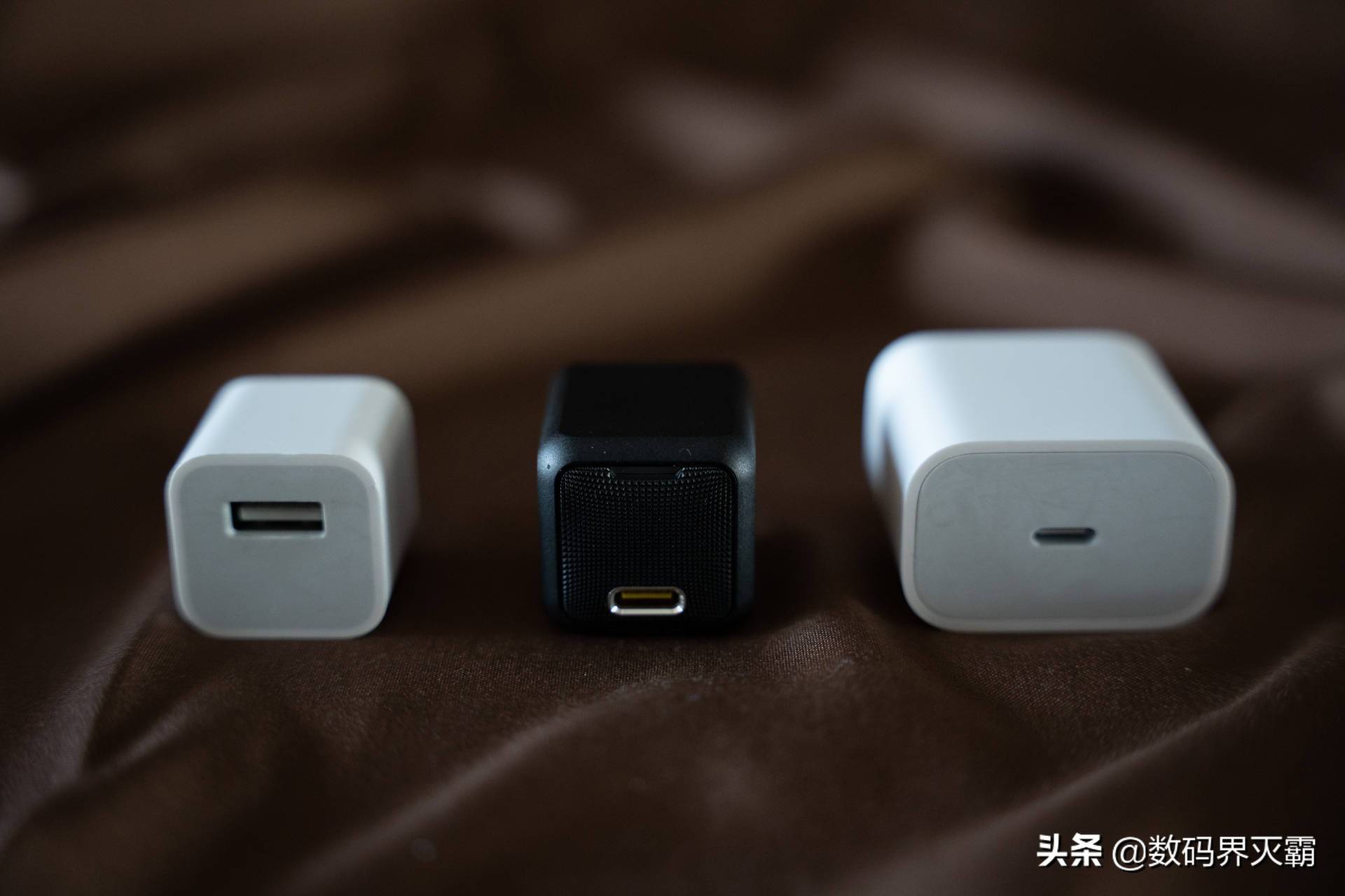 只需要一个小亮点就能让我下单购买—AOHI充电头使用分享