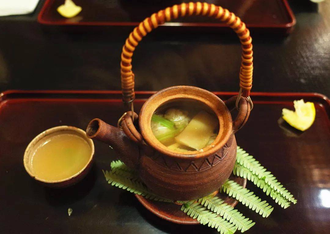 如何优雅地吃一顿日本传统高级料理？