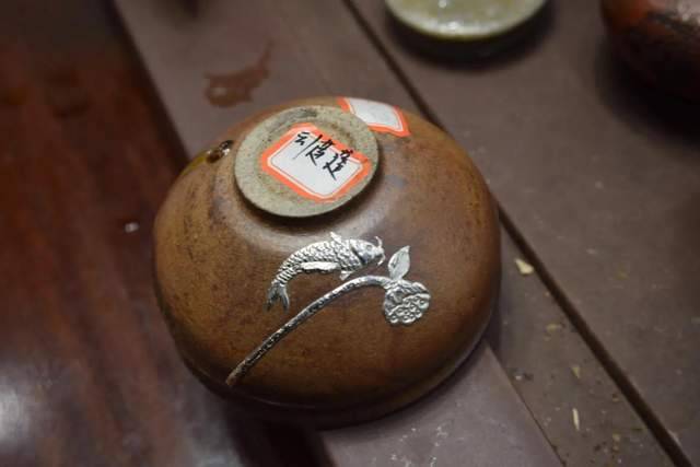 打碎陶瓷怎么办？锔瓷、金缮拯救你