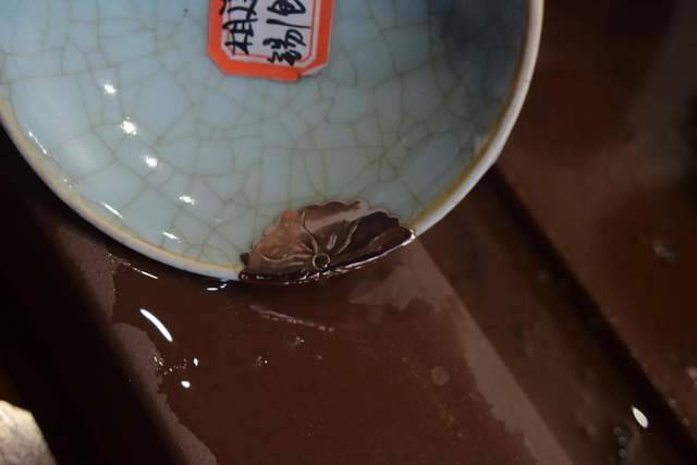 打碎陶瓷怎么办？锔瓷、金缮拯救你