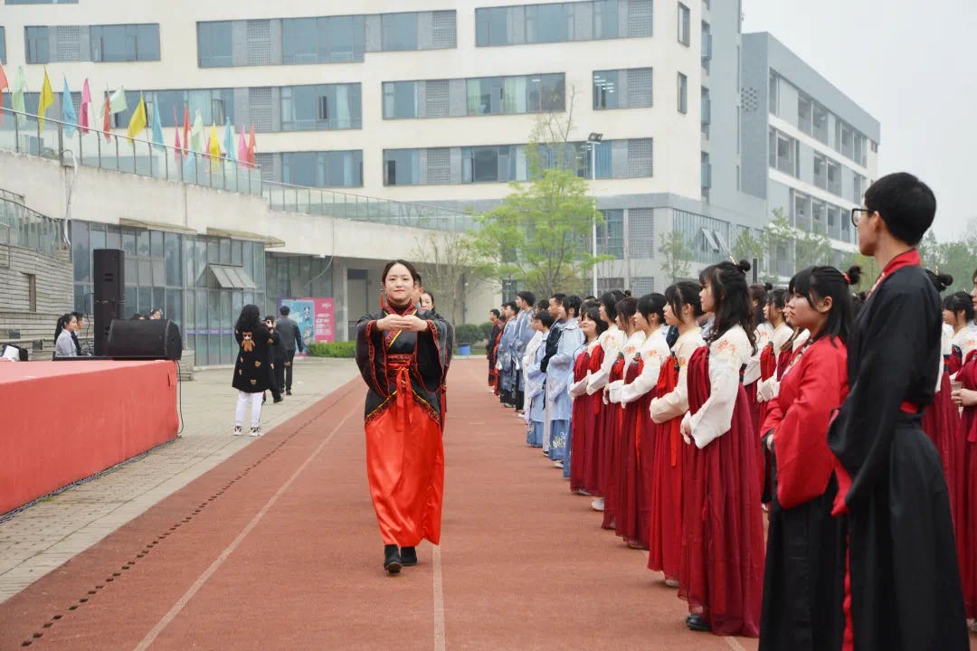 刺激啊！中职读完直接留学韩国、日本