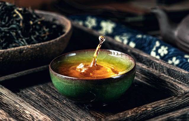 泡茶用盖碗和茶壶有什么区别吗？