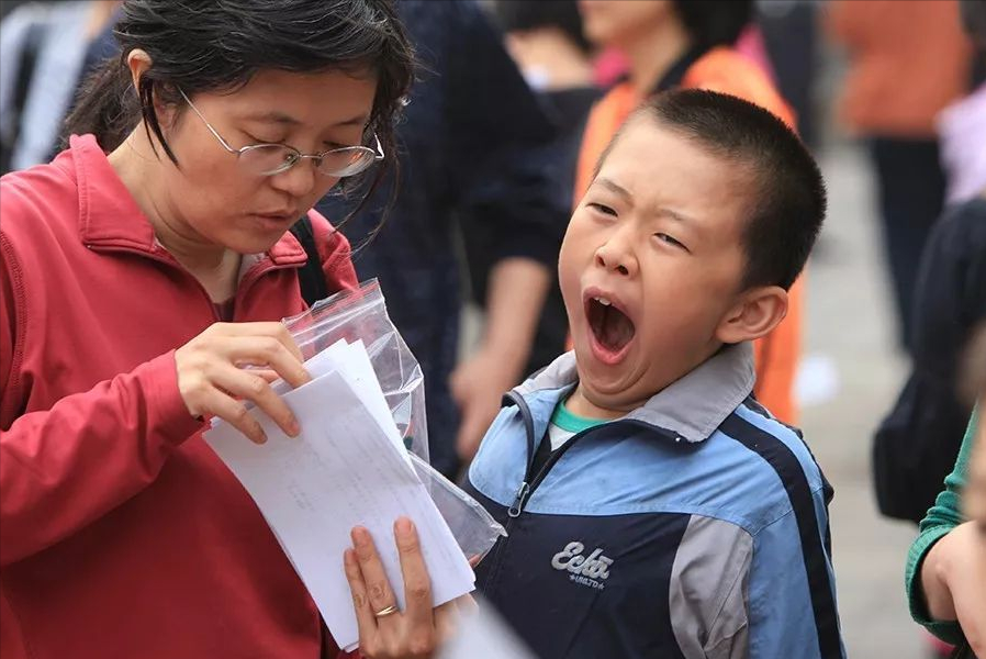 为什么打哈欠会传染？看完这几种假说你打了几个哈欠呢？