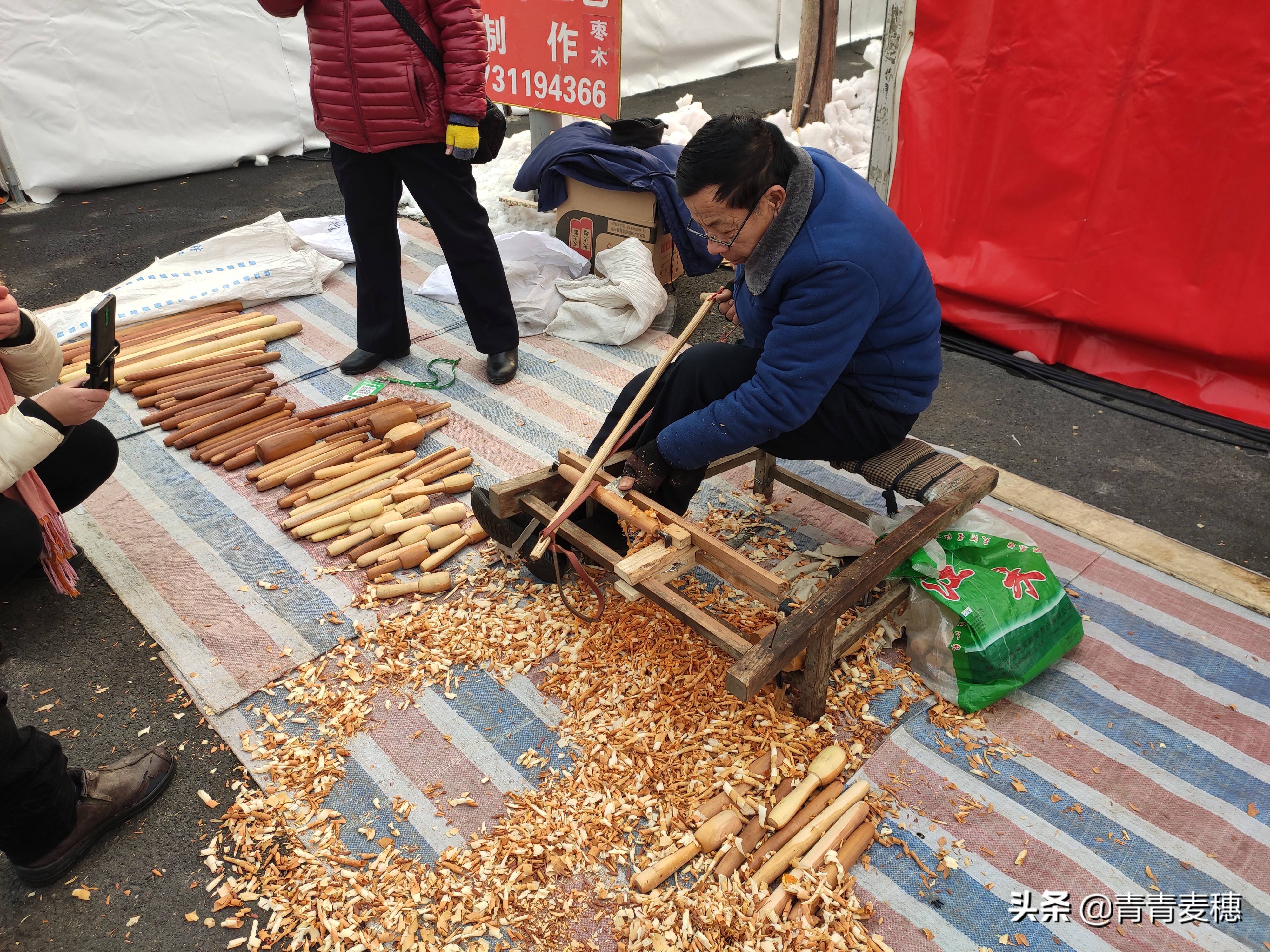 河北正定擀面杖手艺人，从业40多年，纯枣木，很好啊