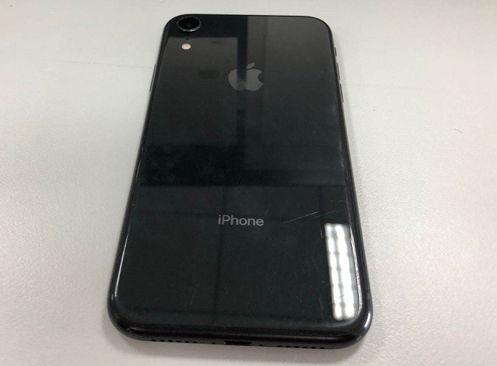 真捡漏，网友2100元买屏碎iPhoneXR