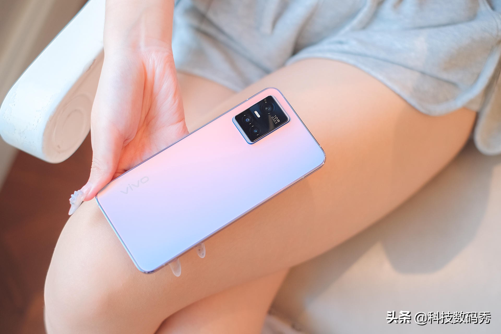 2021年度最适合女生自拍的最高像素手机，绮光焕彩vivo S10 Pro测评