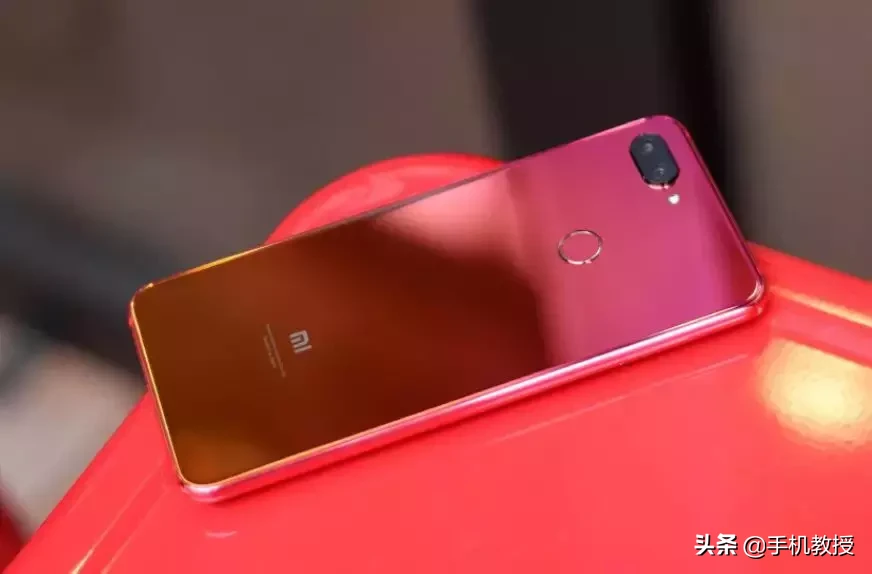 青春版手机为什么比标准版更便宜呢？原来是受这些原因影响了