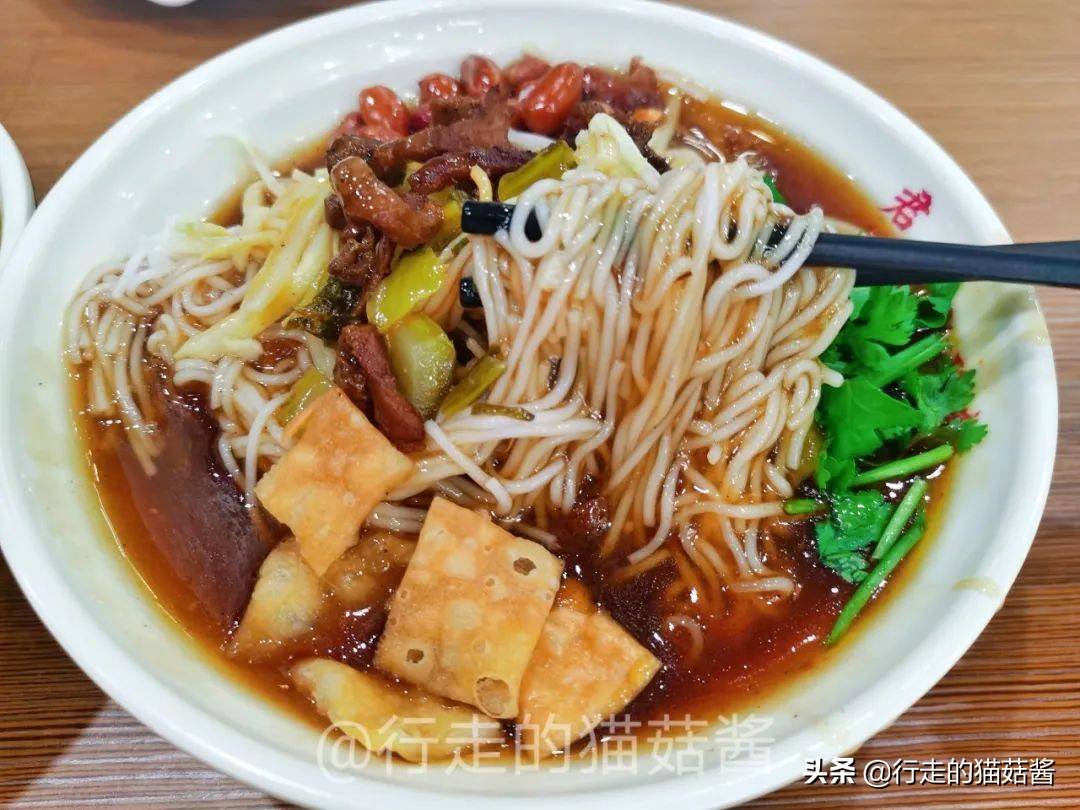 第一次去三亚，住哪里玩什么吃什么？一篇文章带你了解大概