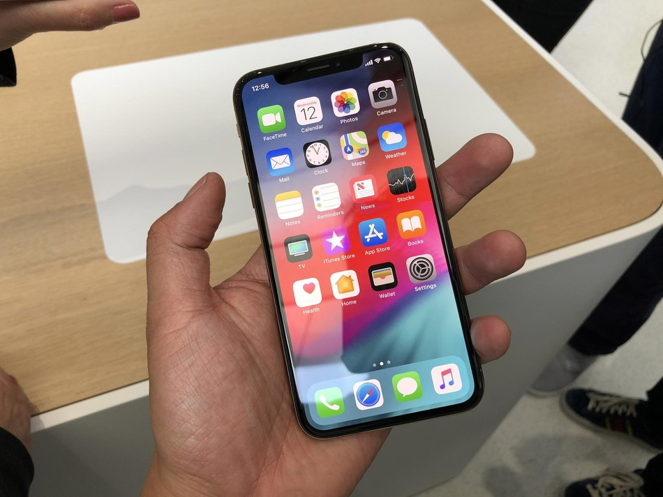 iPhoneXS/XS Max真机图赏：6.5寸屏幕 颜值和手感出色