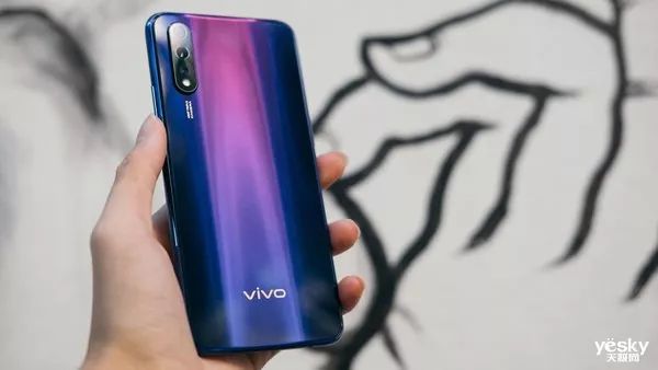 vivo Z5新机评测：属性均衡的拍照神器