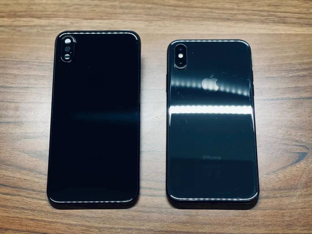 iPhoneX 纯黑色原型机展示，纯粹的黑色非常好看