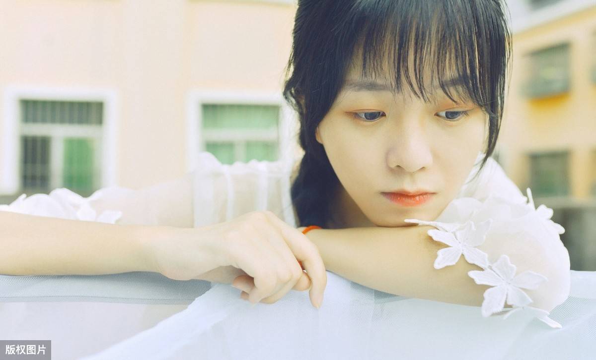 女生小表情背后的意思