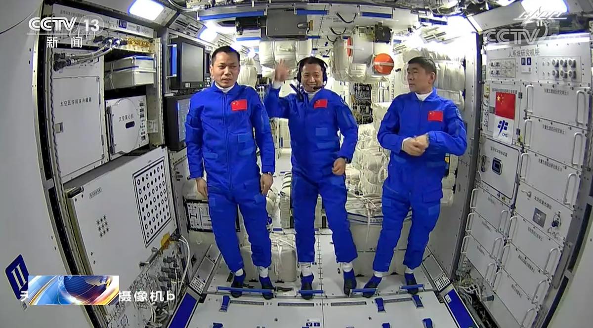 神舟十二号宇航员成功返回，太空生活会对宇航员产生什么影响？