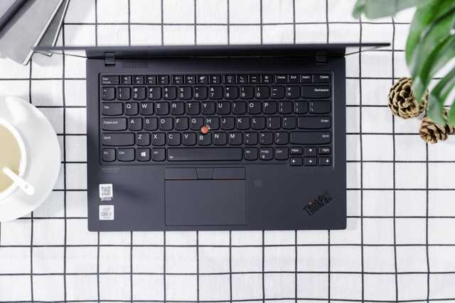 轻薄商务本的代名词 ThinkPad X1 Carbon 2020评测