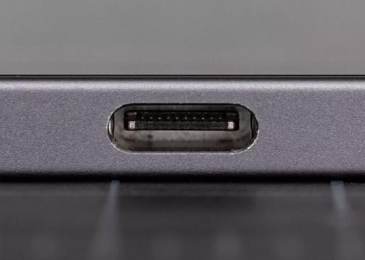 苹果说 iPad Pro 是你的新电脑，然而它连个 U 盘都插不了