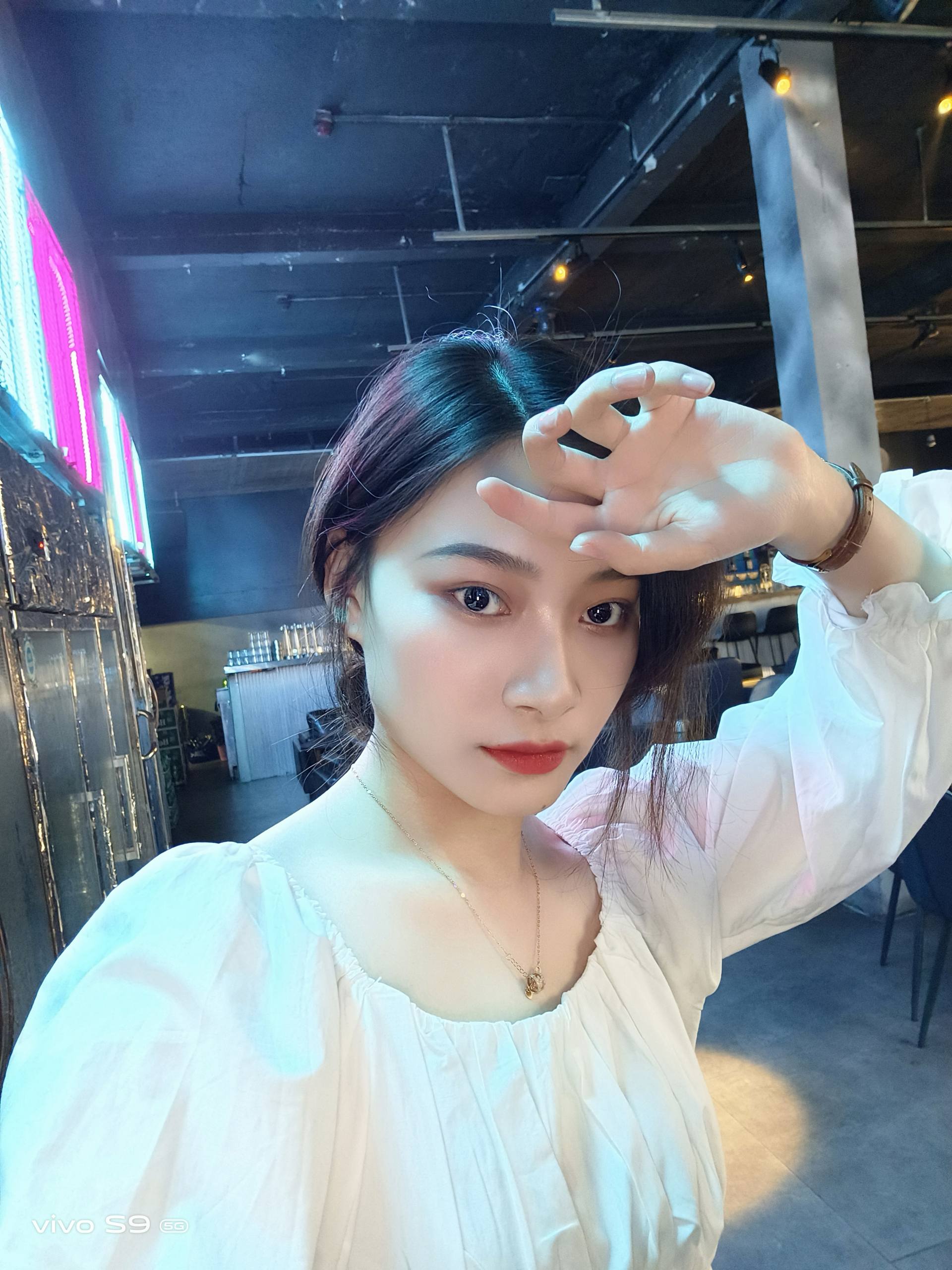 vivo S9对决美颜相机app，谁才是真正的美颜利器？