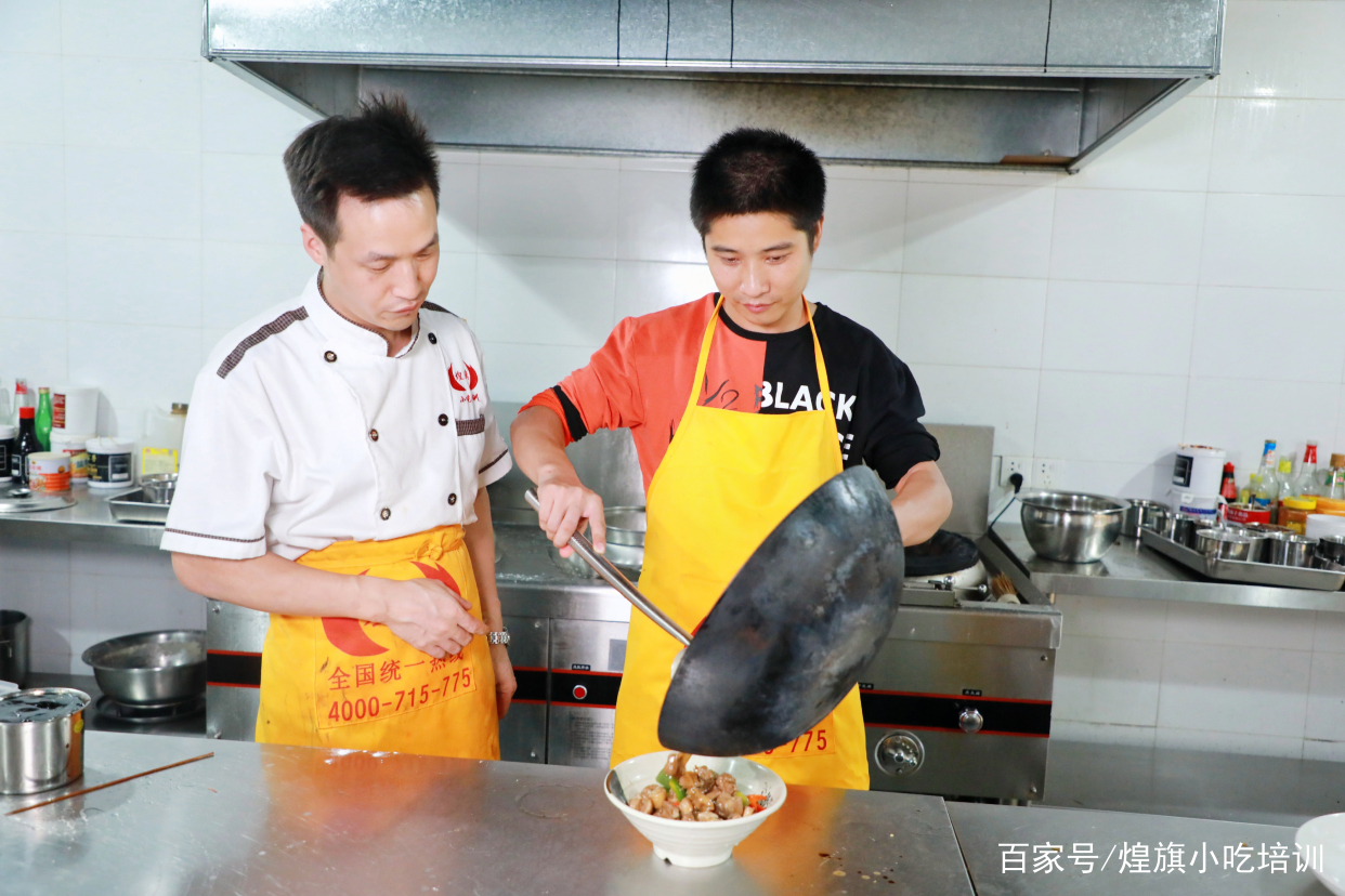 餐饮店铺租完以后如何筹备开业呢？