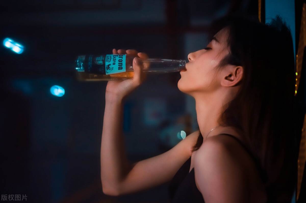 让男人对你魂牵梦萦的关键：若即若离