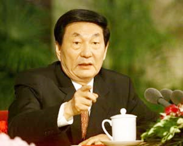 1999年朱镕基访问美国，克林顿做出的决定让他的谈判班子后悔不已