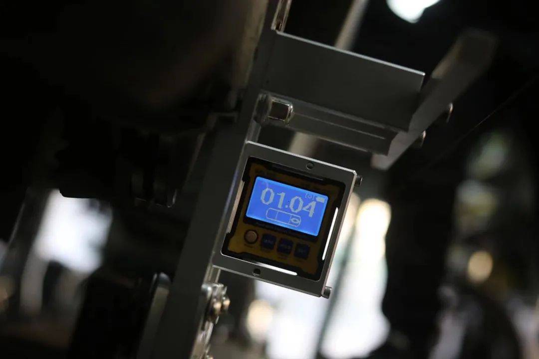 怪兽修车：花一万块整备一辆12年的福克斯，重回新车状态