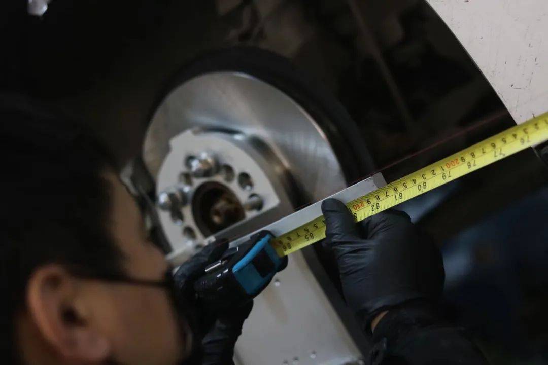 怪兽修车：花一万块整备一辆12年的福克斯，重回新车状态
