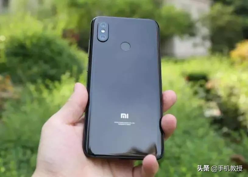 青春版手机为什么比标准版更便宜呢？原来是受这些原因影响了