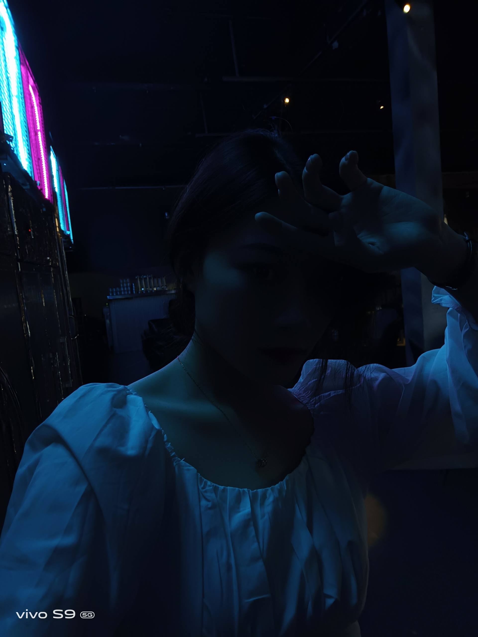 vivo S9对决美颜相机app，谁才是真正的美颜利器？