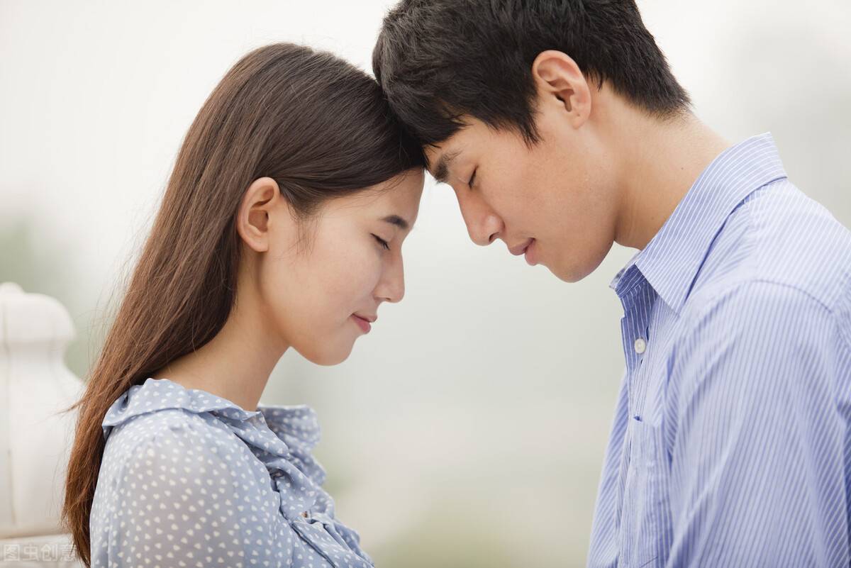 让男人对你魂牵梦萦的关键：若即若离