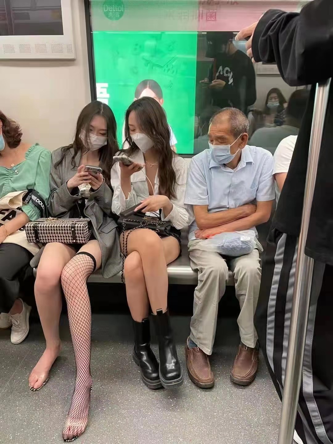 感叹自己老了的说说心情句子发朋友圈