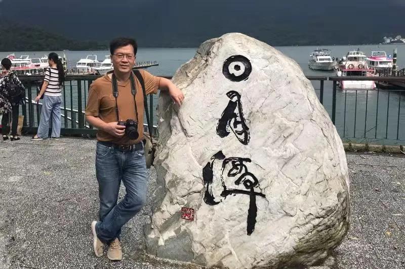 刘纲要 :土楼有个缺