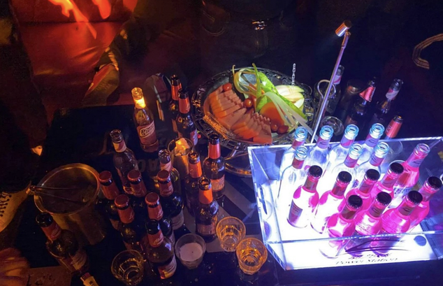 深夜喝酒的朋友圈说说