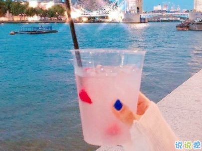情侣间日常生活的甜句子配图 让人喜笑颜开的甜