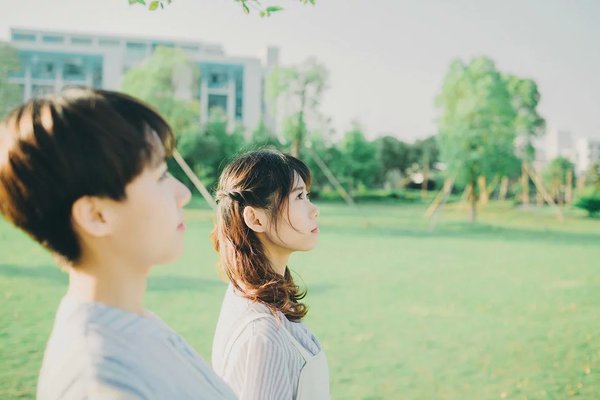 2018最火闺密图片大全四人唯美 爱我很正常是人都