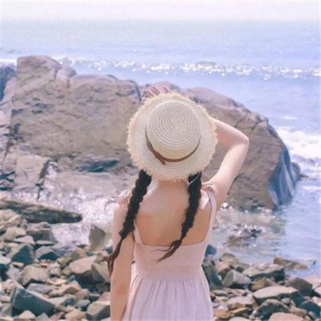女生背影图片唯美长发2019最新 文艺女生朋友圈背