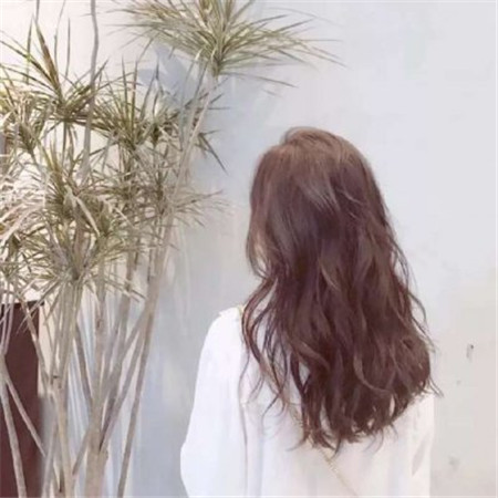 女生背影图片唯美长发2019最新 文艺女生朋友圈背